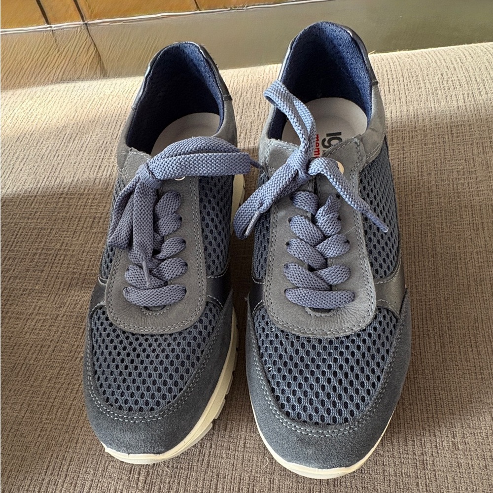 igi & Co blue women’s  sneaker NWTs- 8 - Picture 3 of 7